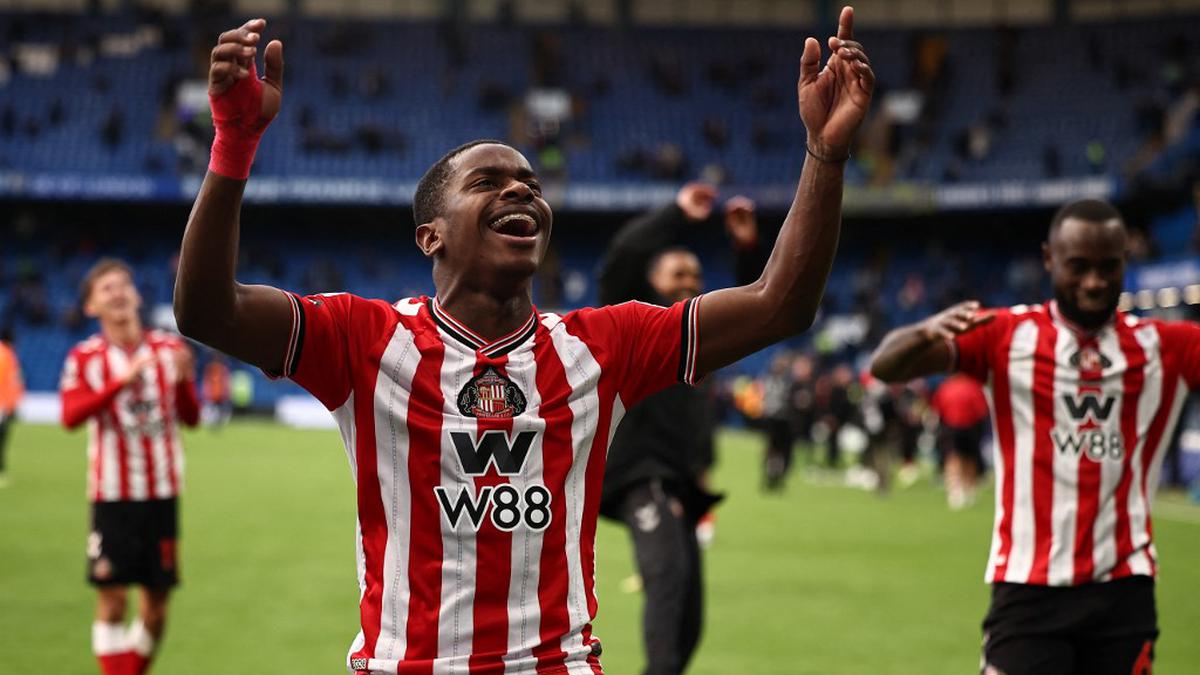 Manchester United dan Chelsea Gigit Jari, Bintang Sunderland Pilih Tekan Kontrak Baru