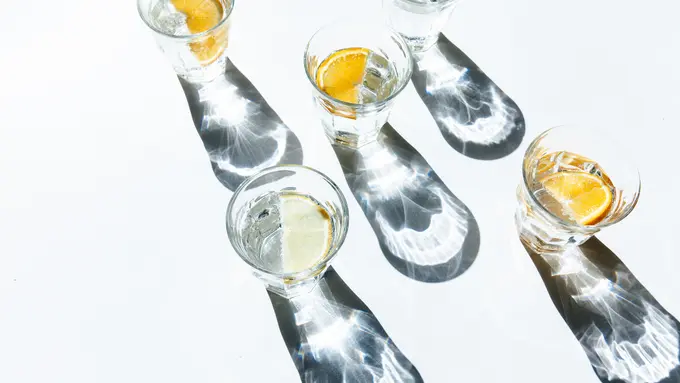 FIMELA Beauty: Kandungan alkohol di dalam skincare dan makeup/Photo by Chris Ralston on Unsplash