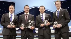 Chelsea's captain John Terry, MU's player Cristiano Ronaldo, Chelsea's midfielder Frank Lampard and Chelsea's goalkeeper Petr Cech hold their awards on August 28, 2008 in Monaco. AFP PHOTO / STEPHANE DANNA