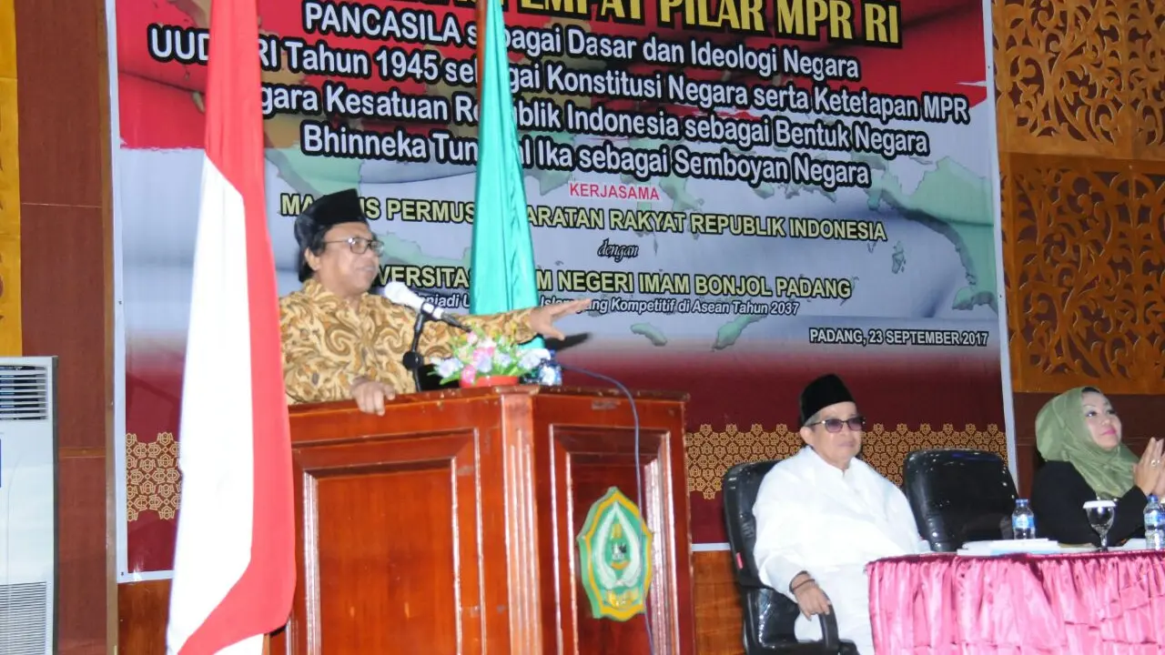 Menurut Oesman Sapta, ideologi Pancasila sudah selesai atau sudah final menjadi dasar negara. Dengan demikian maka keberadaan Pancasila tak perlu dipermasalahkan lagi.