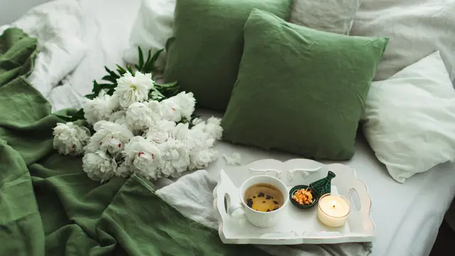 kamar berwarna hijau