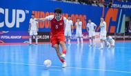 Pemain Timnas Futsal Indonesia, Israr Megantara gagal mengeksekusi tendangan penalti dalam laga final Piala Asia Futsal 2026 melawan Iran yang berlangsung di Indonesia Arena, Senayan, Jakarta, Sabtu (07/02/2026). (Bola.com/Bagaskara Lazuardi)