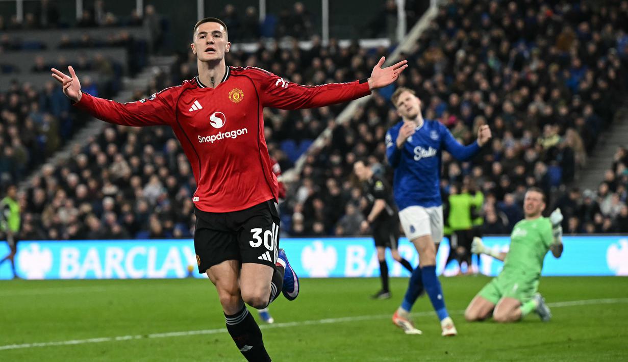 Benjamin Sesko mencetak satu-satunya gol pada menit ke-71 setelah menerima umpan dari Bryan Mbeumo pada pertandingan yang dimainkan di markas Everton ini. (AFP/Paul ELLIS)