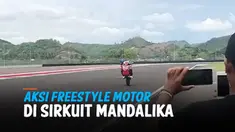 Beredar sebuah unggahan video aksi freestyle dua pengendara motor berdurasi 1 menit 20 detik. Mereka berkendara lengkap menggunakan helm dan sarung tangan di trek utama Sirkuit Pertamina Mandalika.