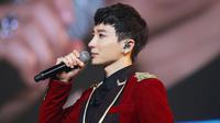Leetuk `Super Junior` melakukan adegan Goblin pun dibuat versi parodinya.