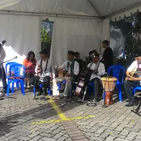 Keroncong tugu ramaikan TPS tempat Jokowi mencoblos