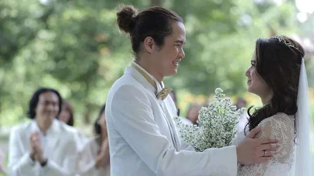 Main Film Bareng, Ini 8 Potret Mesra Dul Jaelani dan Tissa Biani saat di Balik Layar