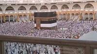 Jemaah Haji saat berada di Masjidil Haram Makkah. (Liputan6.com/Nafiysul Qodar)