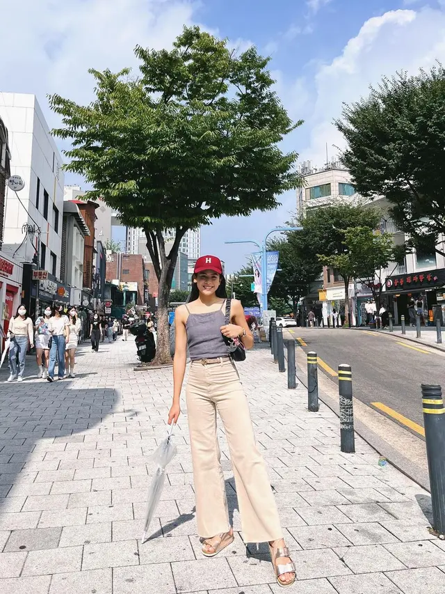 9 Potret Maudy Ayunda Mudik ke Korea Selatan Bareng Suami, Curi Perhatian