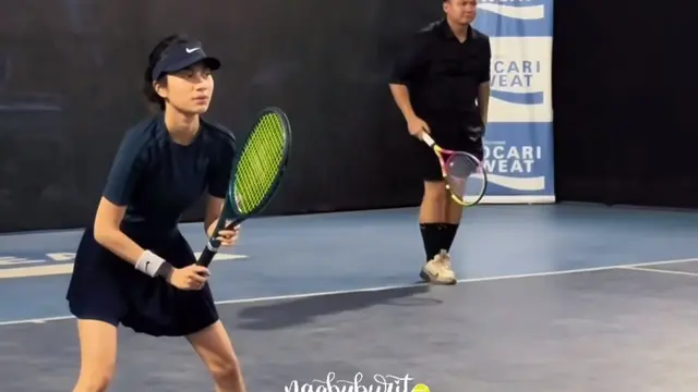 Luna Maya Main Tenis Saat Puasa