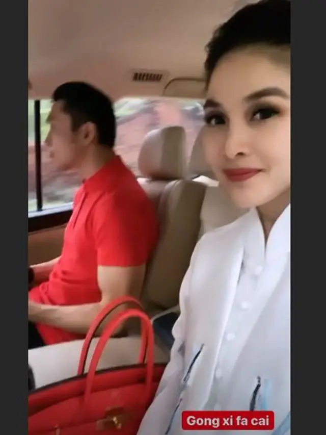 7 Potret Selebriti Tanah Air Rayakan Imlek, Kumpul Bareng Keluarga