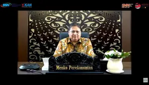 Menteri Koordinator Bidang Perekonomian Airlangga Hartarto saat menyampaikan keynote speech secara daring dalam acara Temu Nasional Standardisasi dan Penilaian Kesesuaian, sebagai rangkaian kegiatan Festival Infrastruktur Mutu Nasional Tahun 2023, Rabu (15/6/2023). (Dok Kemenko Perekonomian)