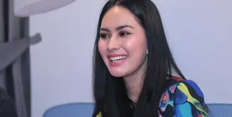 Kartika Putri sedang menikmati hidupnya bersama dengan kedua buah hatinya. Seperti diketahui, perempuan yang biasa disapa Karput itu mengangkat dua orang anak. (Adrian Putra/Bintang.com)