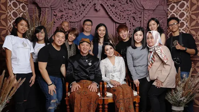 7 Momen Pemotretan Pernikahan Ahok dan Puput Nastiti Devi, Tampil Serasi