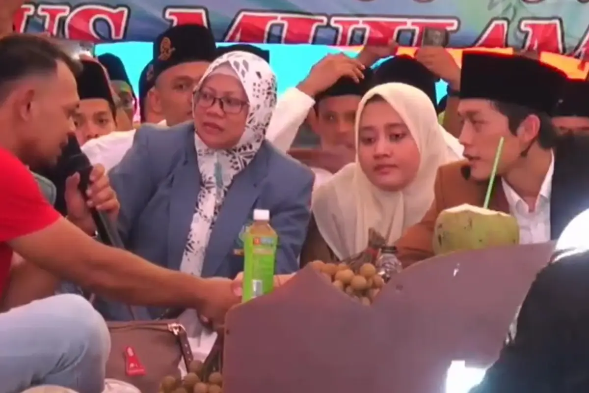 Jemaah ST Nyell Taiwan ini mualaf dibimbing Gus Iqdam (SS: YT Kang Maarif)