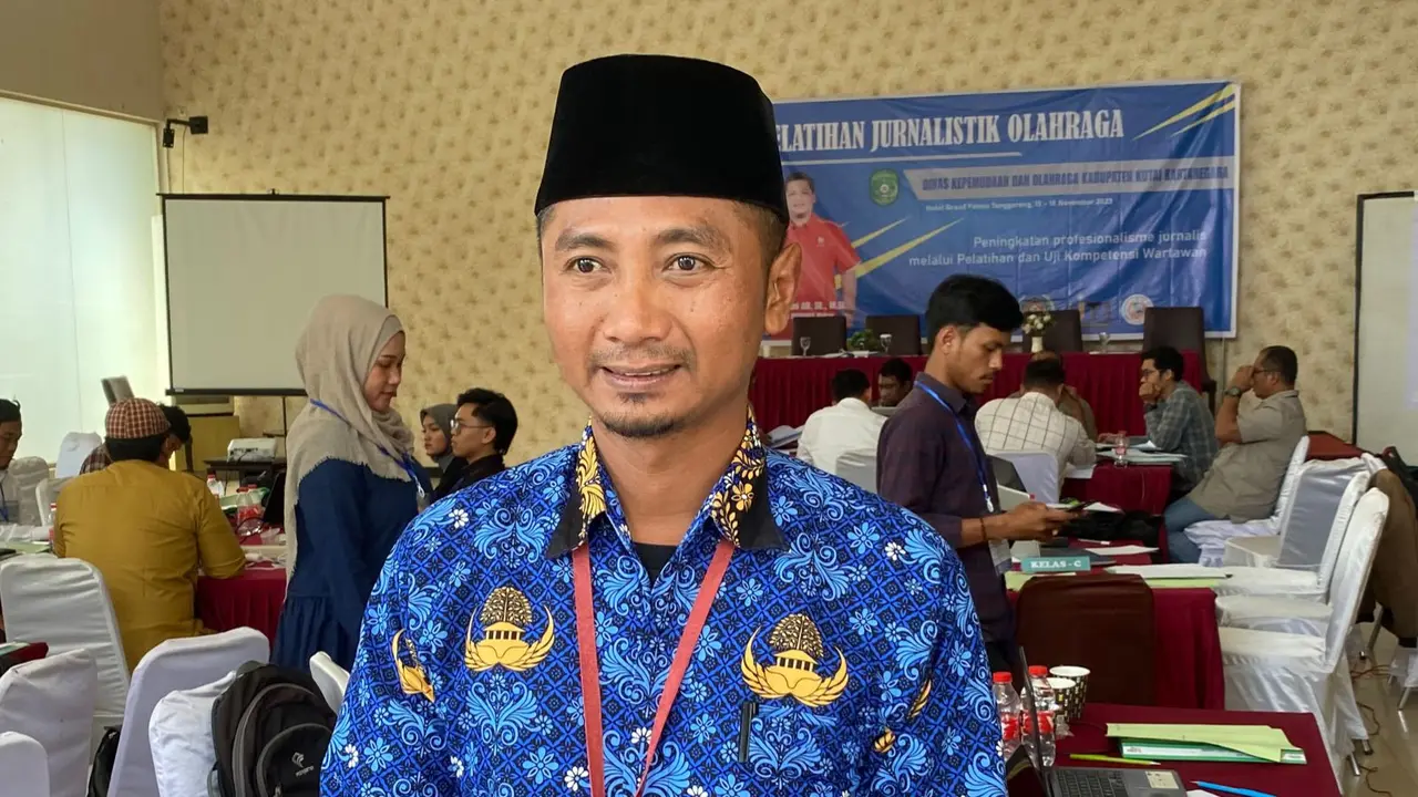 Lurah Maluhu Tri Joko Kuncoro