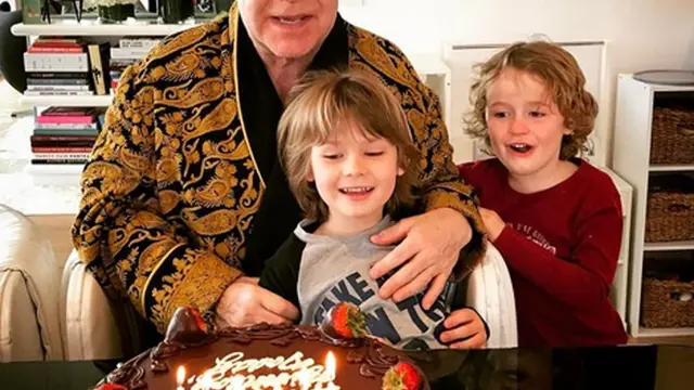 [Bintang] Elton John