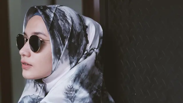 [Bintang] Hijab segiempat