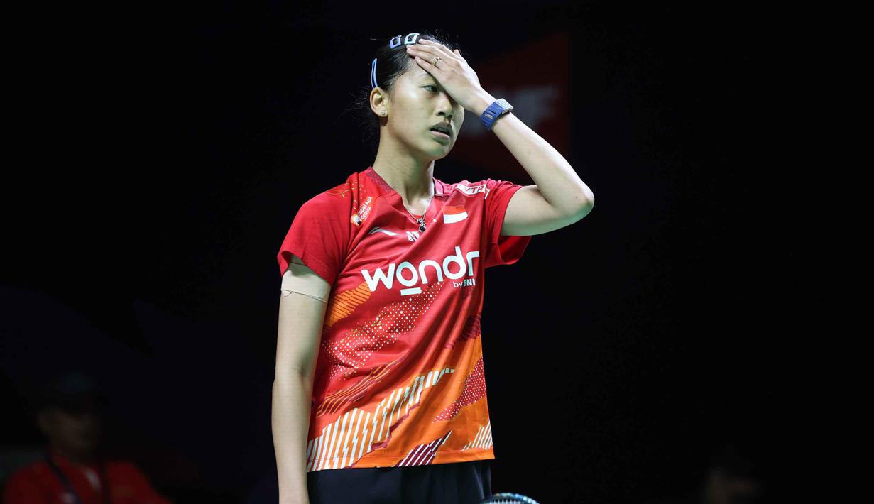 Pebulu tangkis tunggal putri Indonesia, Putri Kusuma Wardani saat bertanding melawan wakil Taiwan, Huang Yu-Hsun, pada babak 16 besar Indonesia Masters 2026 di Istora Gelora Bung Karno, Senayan, Jakarta, Kamis (22/1/2026). Langkah tunggal putri Indonesia, Putri Kusuma Wardani terhenti di 16 besar Indonesia Masters 2026. (Bola.com/M Iqbal Ichsan)