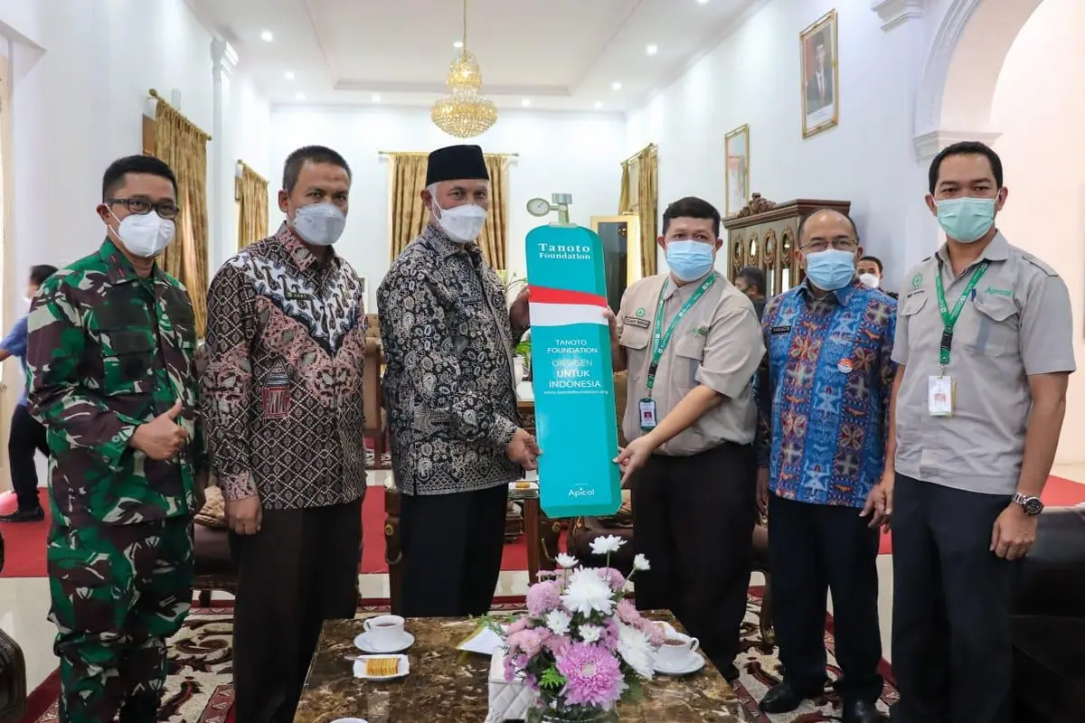 Bahu-membahu Hadapi Covid-19, Sumbar Terima Bantuan Liquid Oksigen
