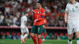 Sebelumnya, Portugal sempat memiliki peluang emas melalui tendangan penalti yang dieksekusi oleh Cristiano Ronaldo pada menit ke-75. (AFP/Patricia De Melo Moreira)