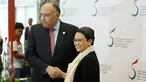 Menlu Mesir, Sameh Soukry (kiri) dan Menlu RI, Retno Marsudi melakukan pertemuan bilateral di sela pertemuan KTT Luar Biasa OKI di Jakarta, Minggu (6/2/2016).  Indonesia meminta kemudahan investasi di Mesir. (Liputan6.com/Faizal Fanani)