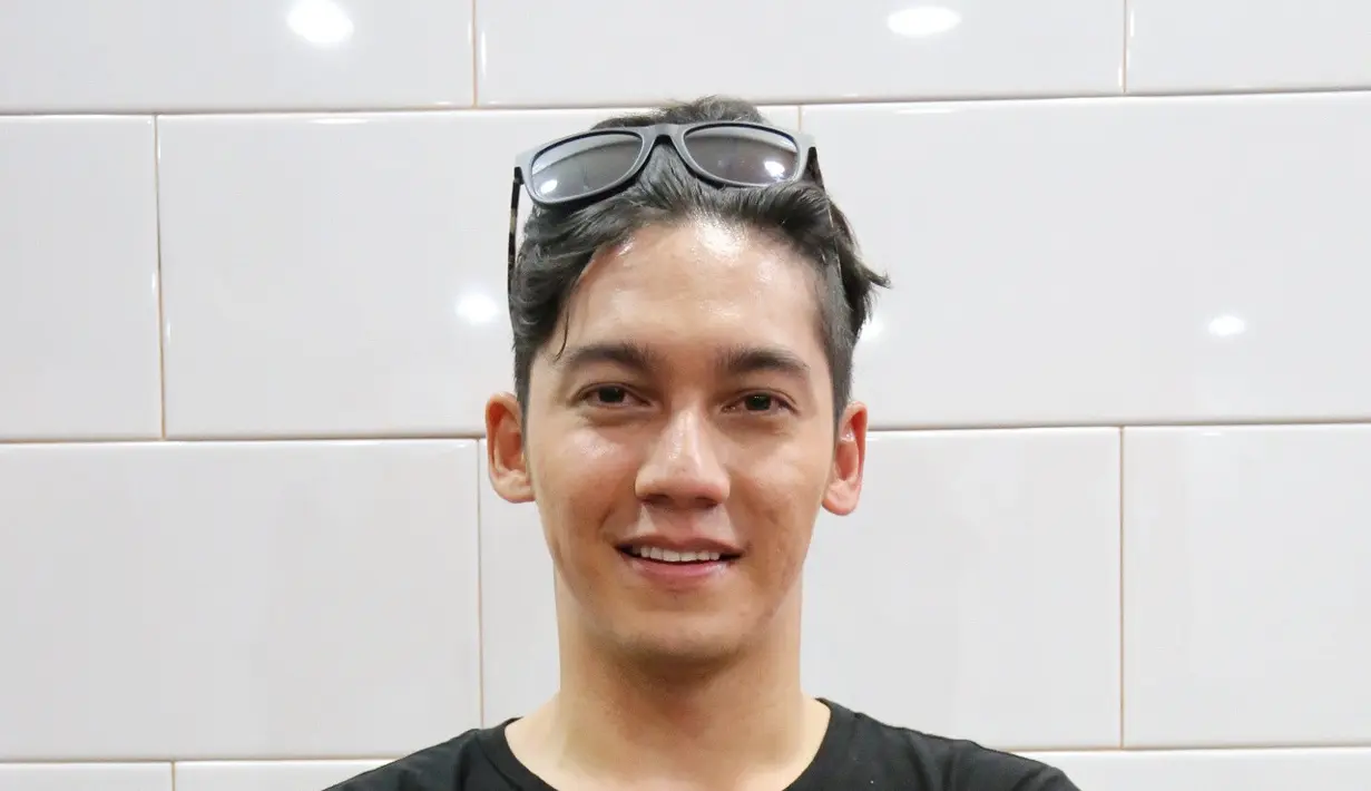 Meskipun mengalami banyak kejadian, namun Samuel tetap menggantungkan harapan agar sinetron terbarunya ini bisa berusia panjang. Bahkan tidak tanggung-tanggung, ia berharap sampai anaknya kuliah nanti. (Adrian Putra/Bintang.com)