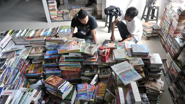 Wisata Buku Pasar Kenari Sepi Pembeli
