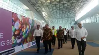 Dewan Pertimbangan Presiden (Watimpres) Sidarto Danusubroto mengunjungi  Terminal 3 Ultimate Bandara Soekarno Hatta (Soetta). 