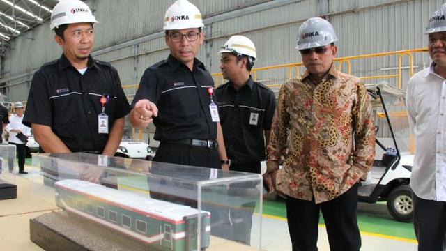 Kepala Staf Kepresidenan Moeldoko meminta PT Inka untuk mulai mewujudkan kereta listrik modern dengan menggunakan baterai. (Dok KSP)