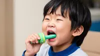 Risiko Masalah Ginjal Anak Meningkat Akibat Kebiasaan Gigit Mainan? Simak Penjelasan Dokter