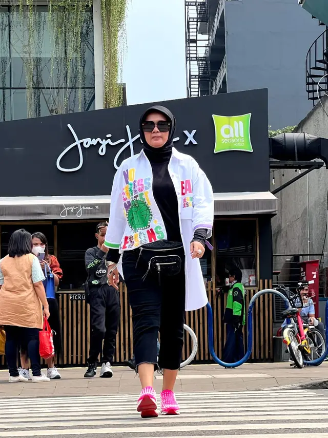 Neng Dessy. (Foto: Dok. Koleksi Pribadi Neng Dessy)