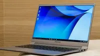 Samsung mengungkap bahwa bobot Notebook 9 kurang dari 1 kilogram, yakni hanya sebesar 0,83 kilogram!