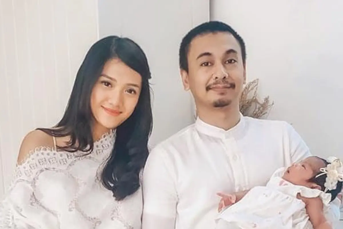 Mesranya Raditya Dika Bersama Sang Anak Alinea