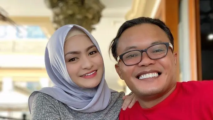 [Fimela] Sule dan Nathalie Holscher