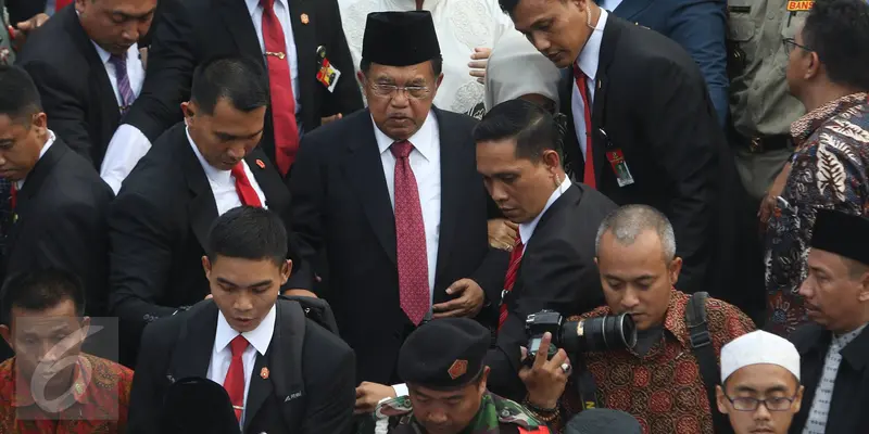 20170316- Jusuf Kalla Hadiri Pemakaman KH Hasyim Muzadi-Depok- Immanuel Antonius