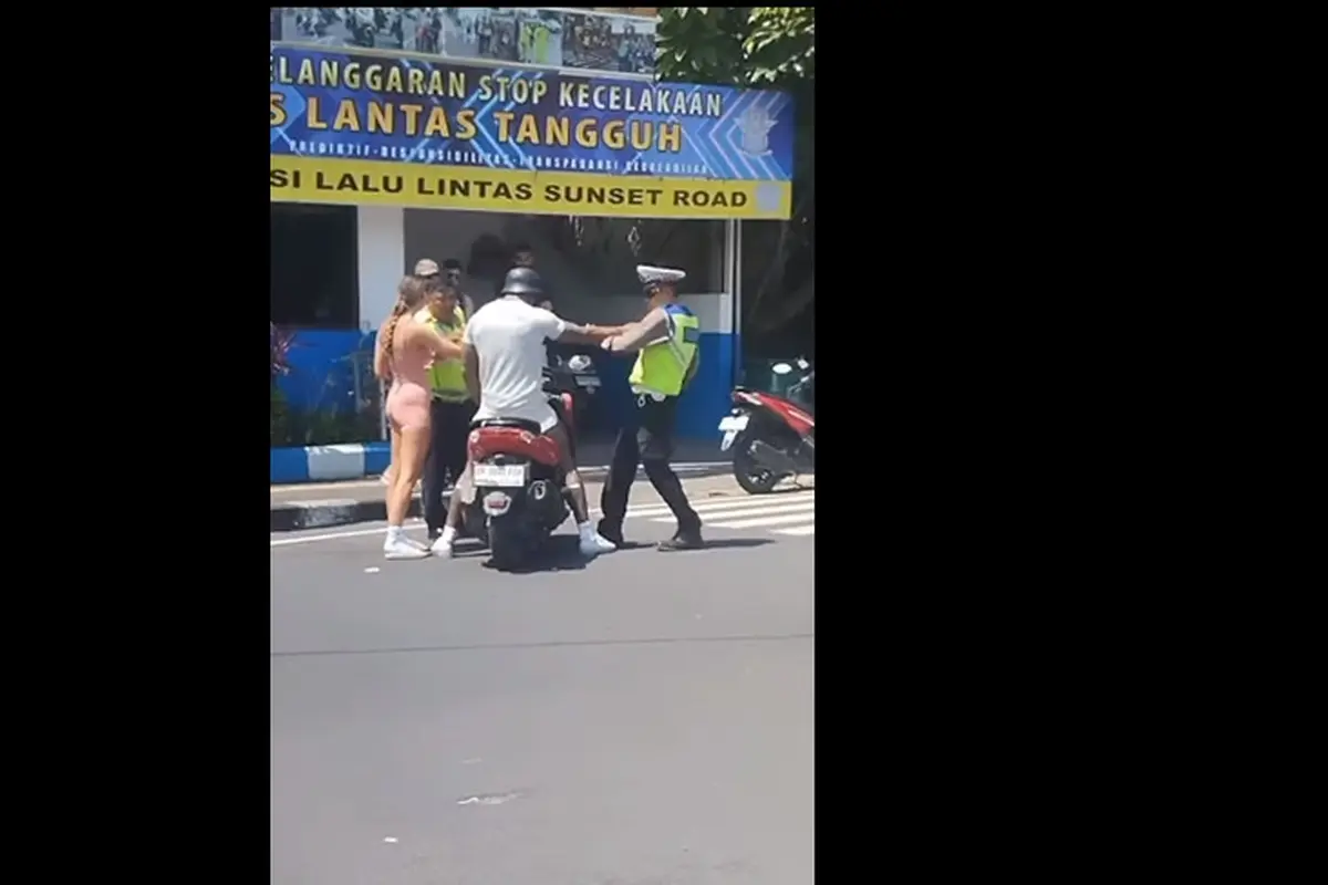 Viral Turis Asing di Bali Dorong Polisi Gara-Gara Ditilang Langgar Lalu Lintas
