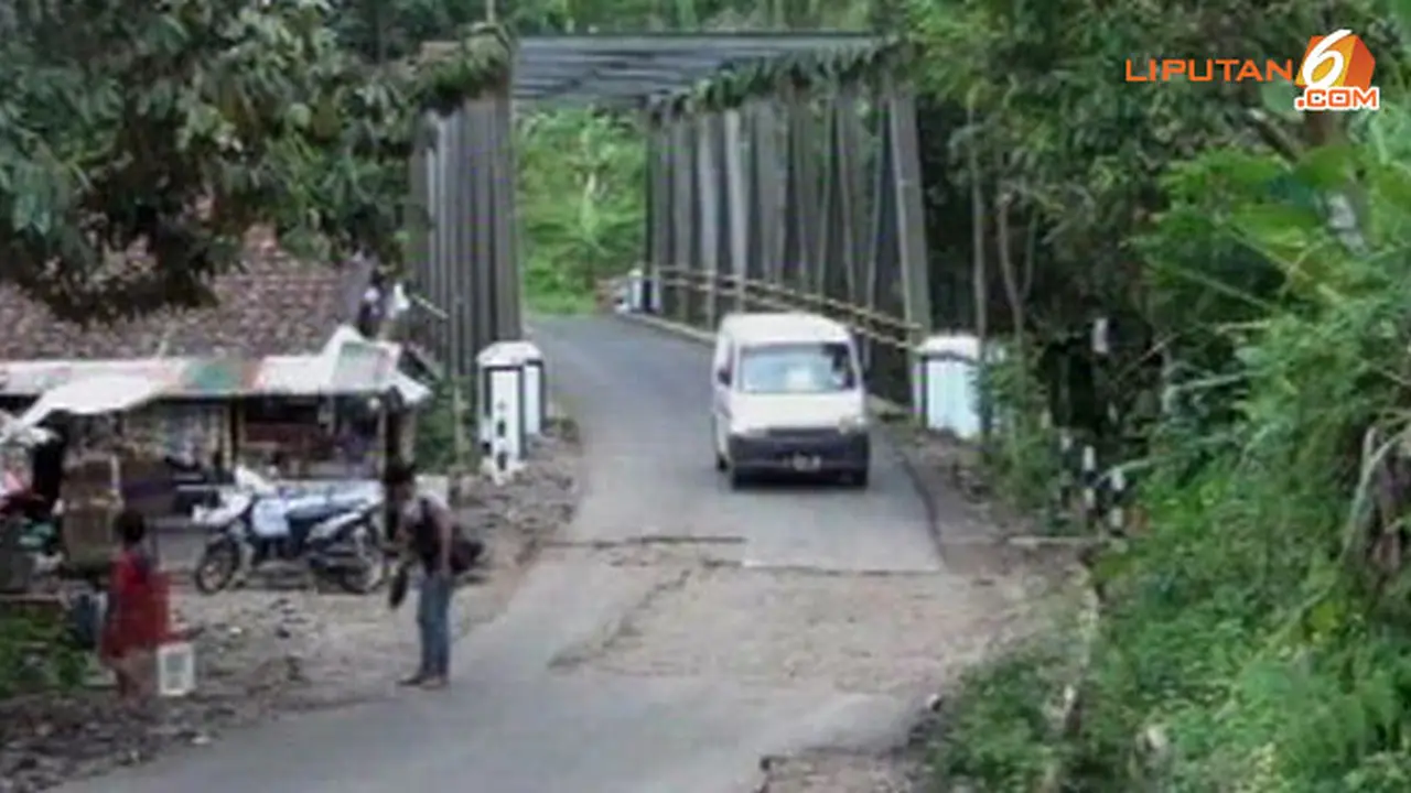 jalan-rusak-131221a.jpg