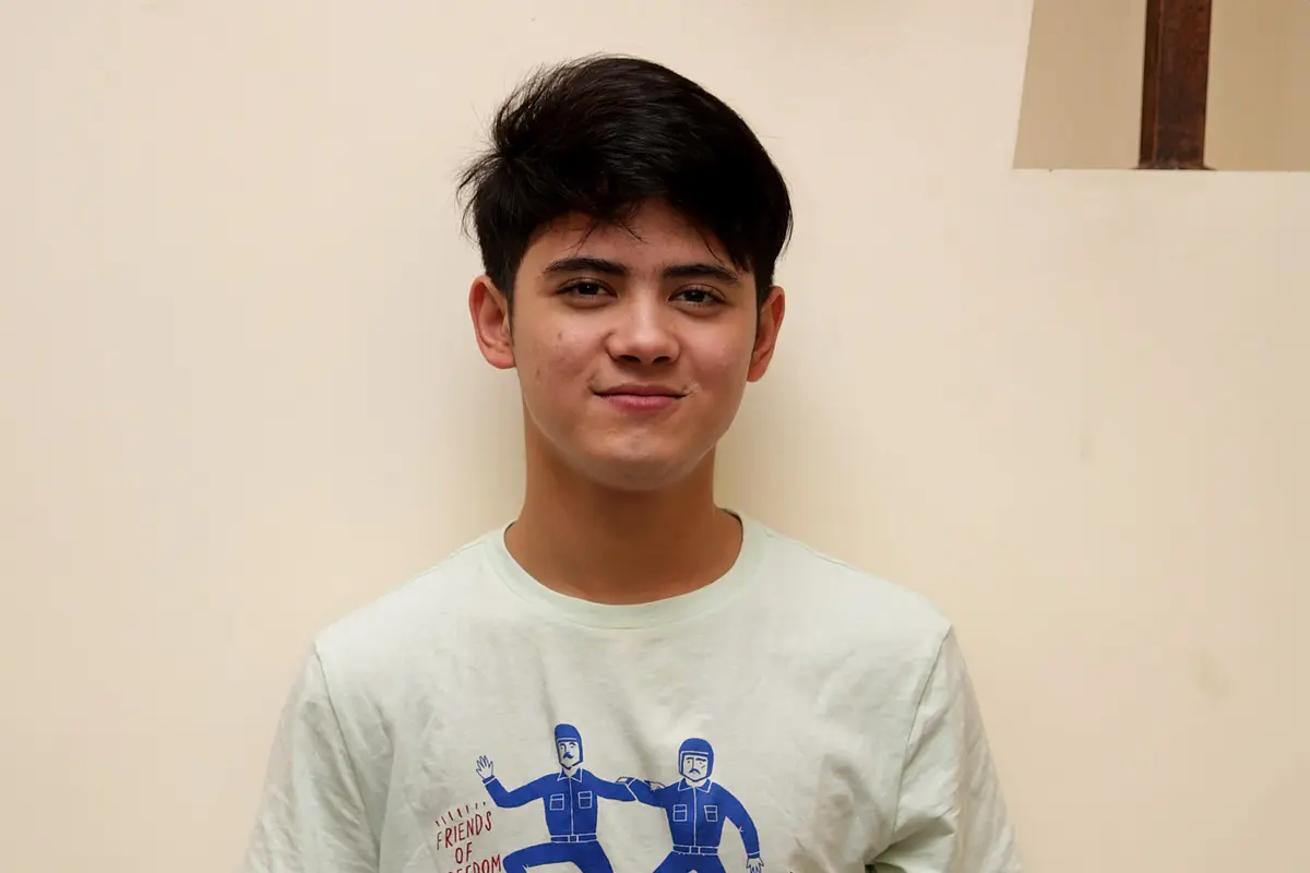 [Bintang] Pose Keren Aliando Syarief di Poster Film Pertaruhan