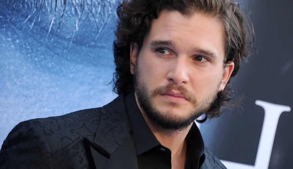 Aktor Game of Thrones ini mebuat kerusuhan karena mabuk saat bermain billiard di Bar pada 5 Januari lalu waktu New York City. (PopSugar)