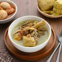 ilustrasi opor ayam/tyasindayanti/Shutterstock