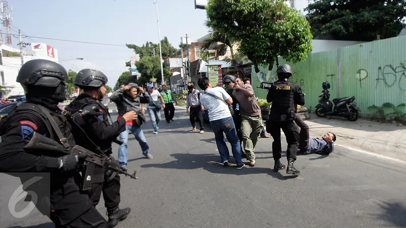20160715-Polisi Bubarkan Unjuk Rasa Demonstran Papua di Yogyakarta-Jogja
