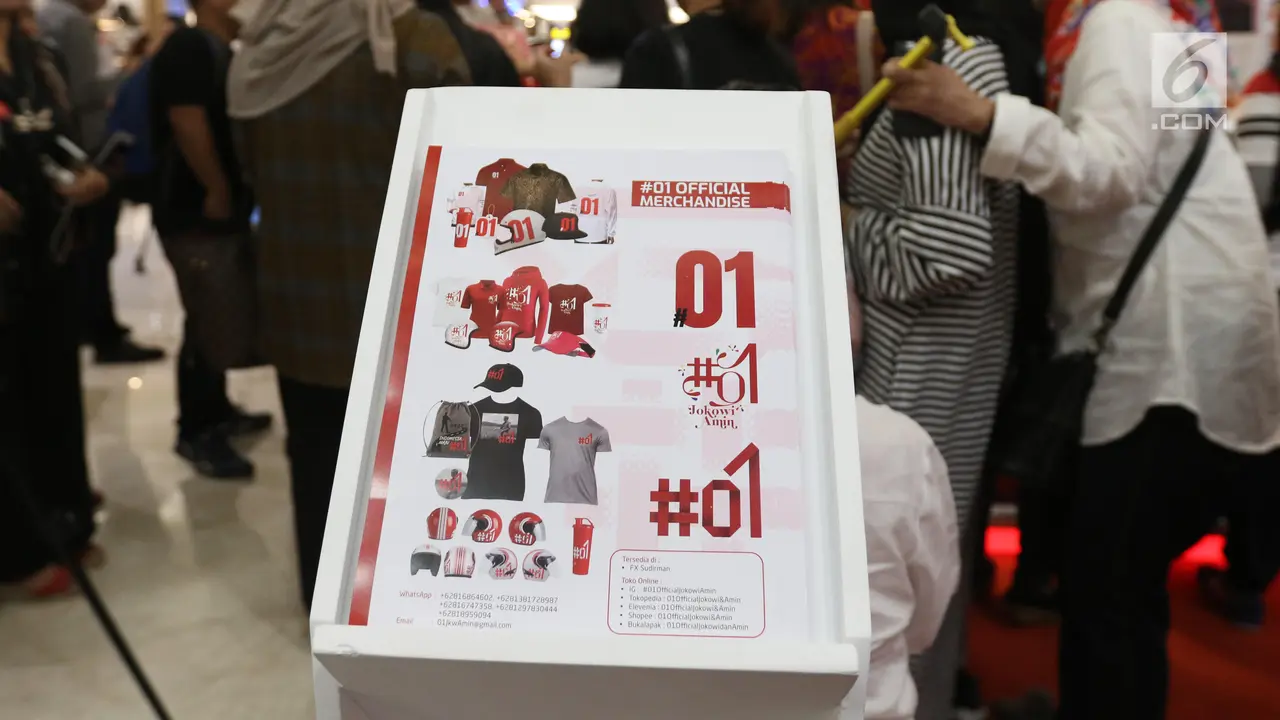 Berburu produk official Merchandise 01