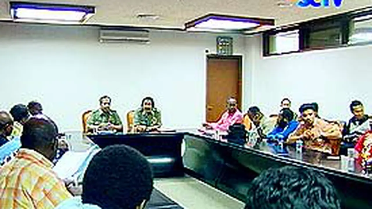300506apilkadapapua.jpg