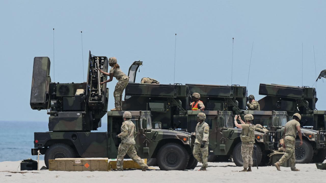 AS dan Filipina Latihan Tembak Kapal Musuh di Laut China Selatan