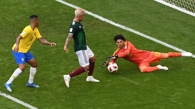 FOTO: 7 Kiper dengan Penyelamatan Terbanyak di Piala Dunia 2018