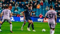 Elkan Baggott (12) dalam pertandingan putaran ketiga Carabao Cup, Millwall kontra Newcastle United, di The Den, London, Rabu (9-9-2026) dini hari WIB. (Dok. millwallfc.co.uk)