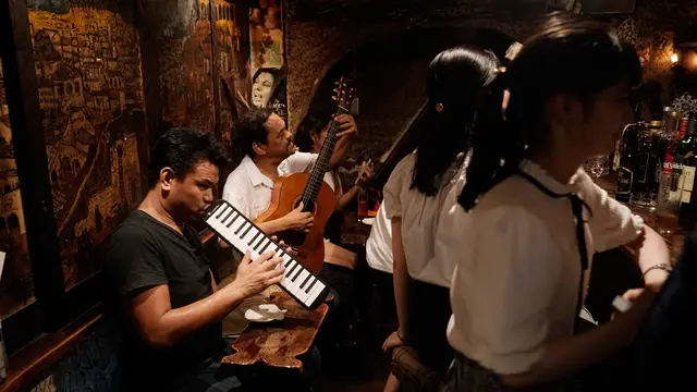 Menyusuri Ruang-Ruang Sempit Golden Gai Tokyo