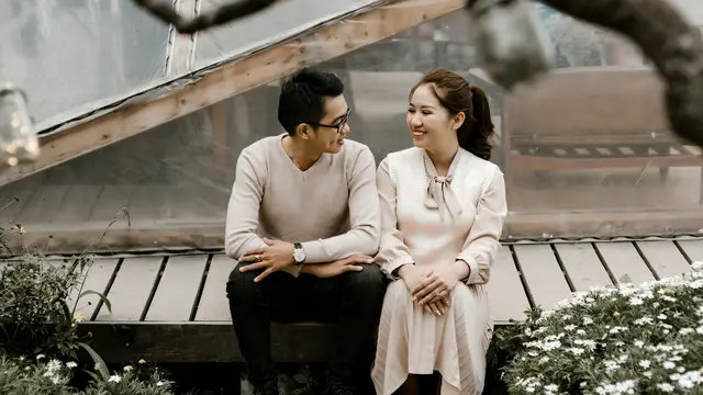 pasangan bahagia