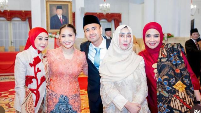 Tampilan Keluarga Raffi Ahmad saat Pelantikan di Istana Negara. [@raffinagita1717]